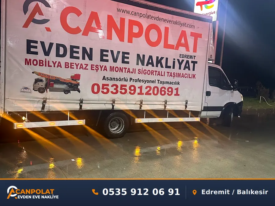 Gece saatlerinde taşıma görevini sürdüren Canpolat Nakliyat kamyonu